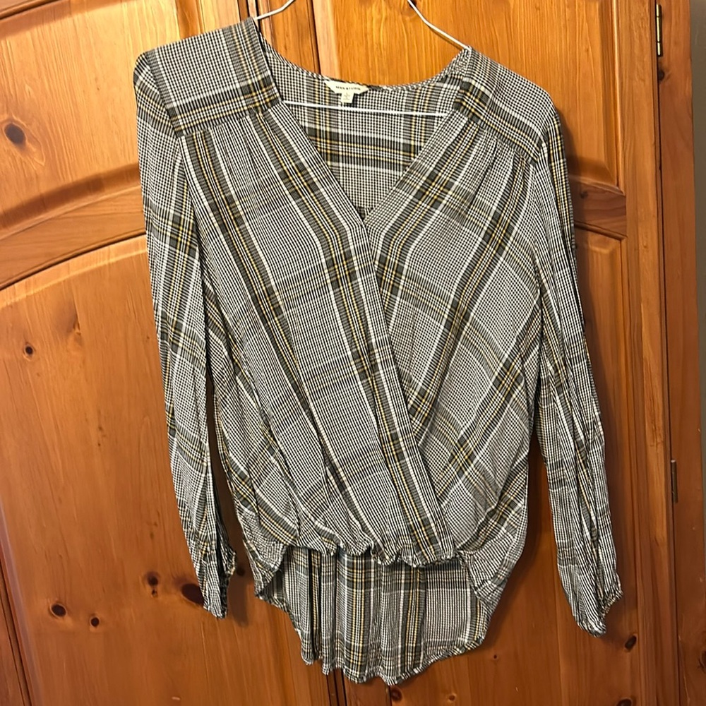 Max Studio black white and yellow check top